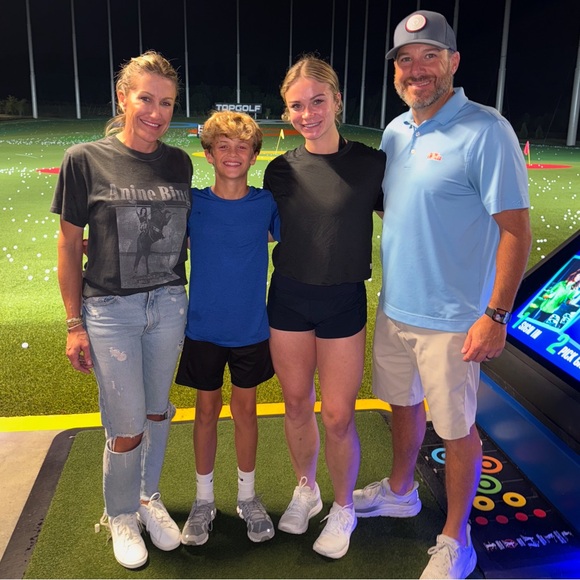 Follow this post for live shows! - Picture 6 of 9